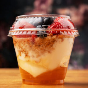 Mueslie - yaourt nature, miel, mueslie baies des champs